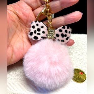 🖤furry purse bling key chain with Dalmatian like spots and gold accent